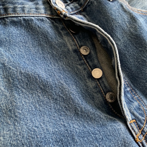 vtg '90s Levi’s 501 button fly jeans - Picture 8 of 11